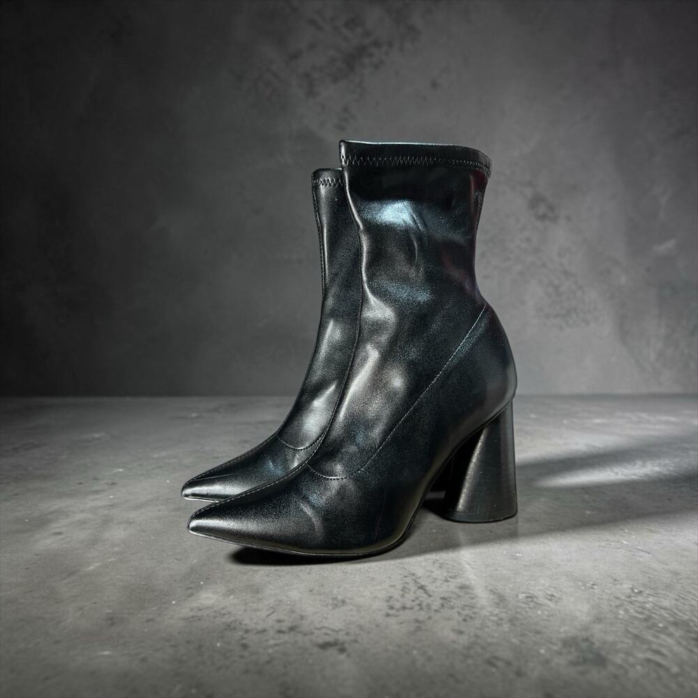 Steve Madden Valyant Pointy Toe Bootie Faux Leather 6.5